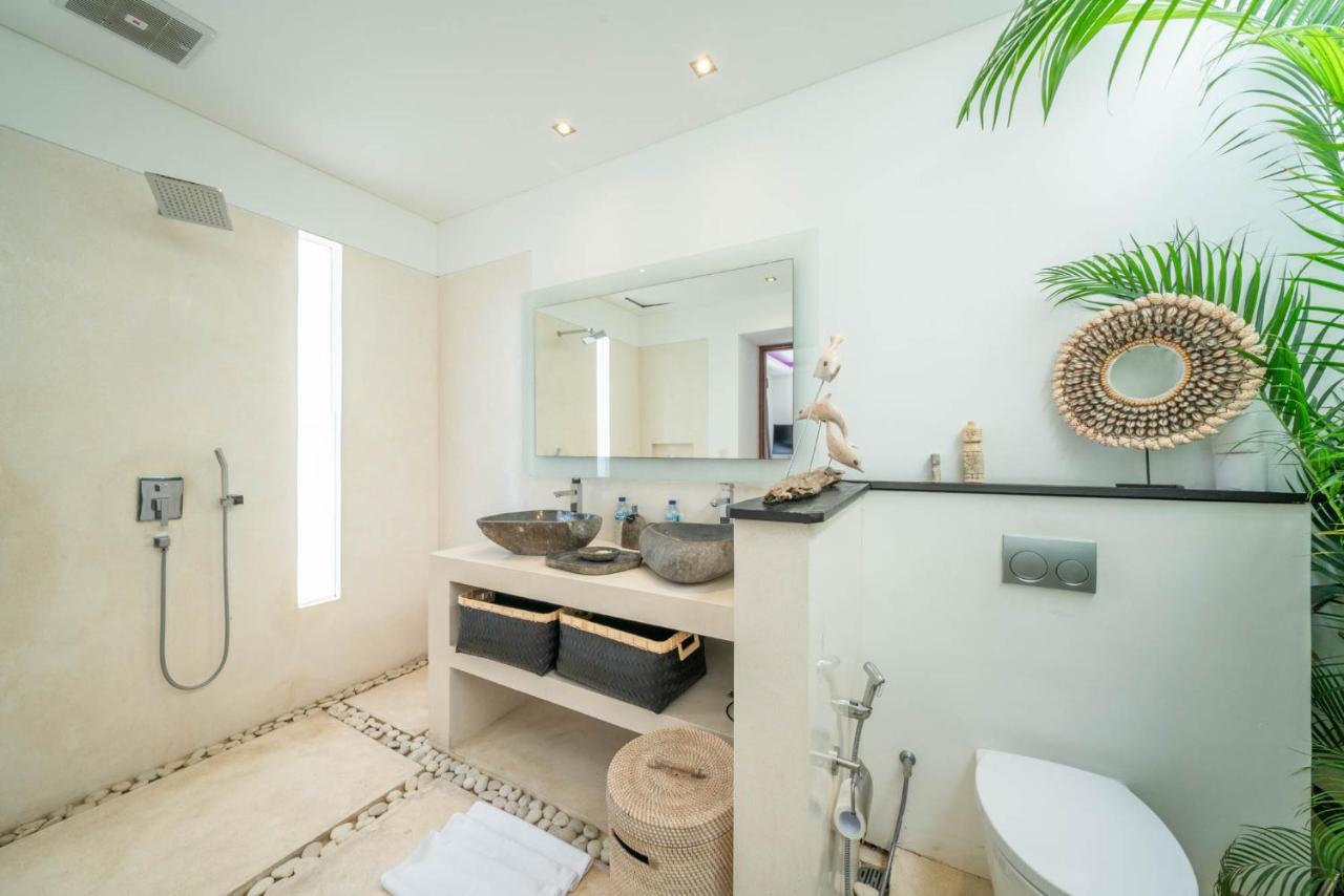 Villa Tira - Elegant 3Br In Central Seminyak Eksteriør billede