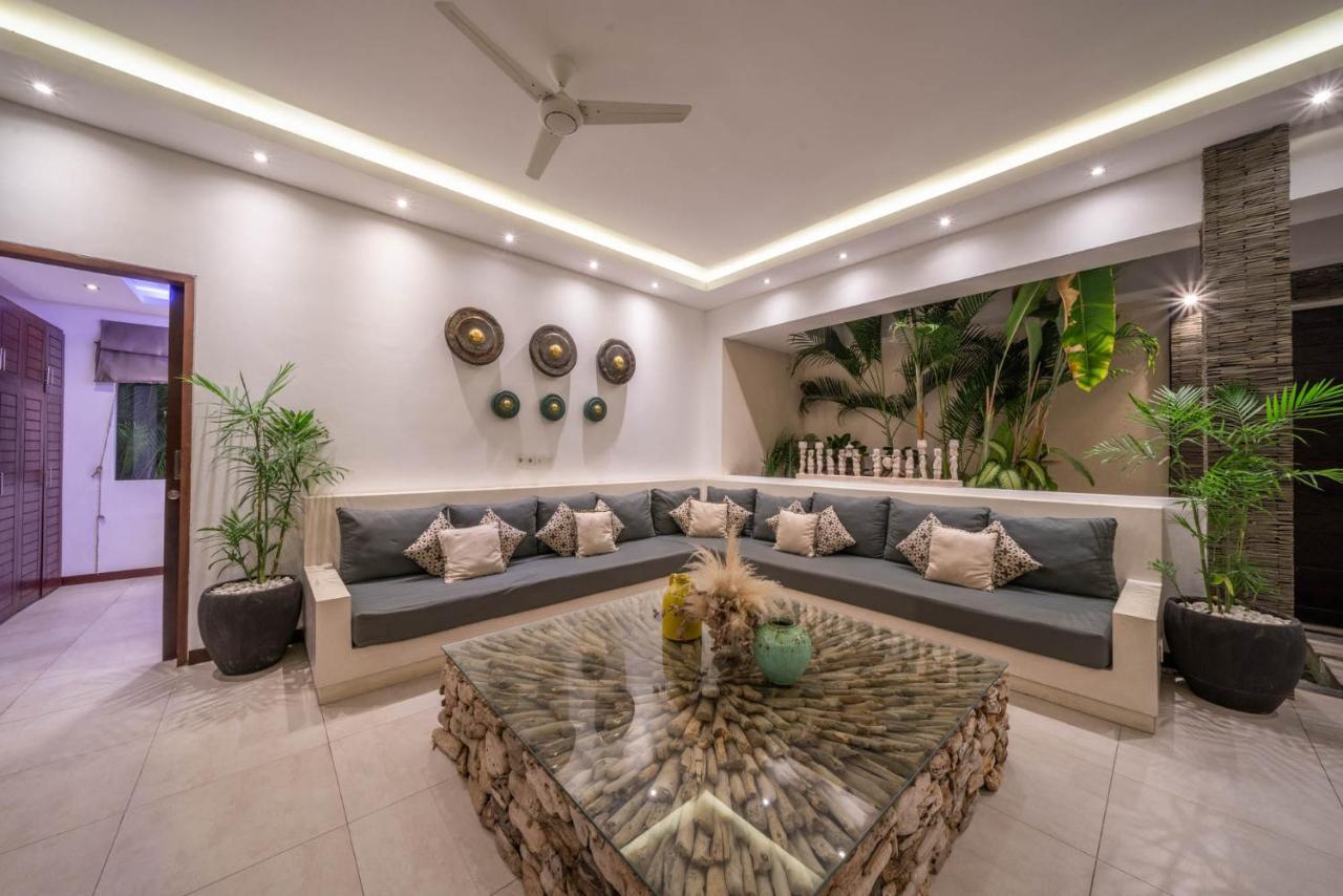 Villa Tira - Elegant 3Br In Central Seminyak Eksteriør billede